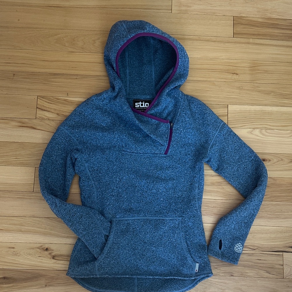 Stio Women's Sweetwater Fleece Hoodie blue with Purple Trim - Picture 2 of 3